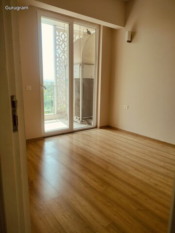 Room in 5 BHK Apartment at SS Linden, Sector 84 – for Rent