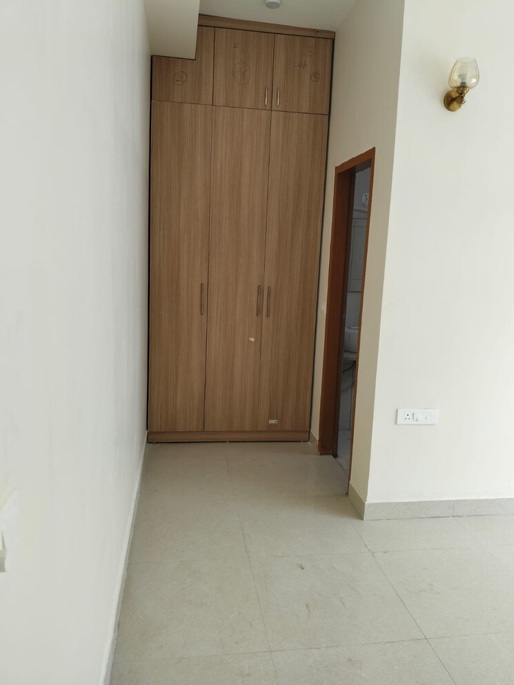 Room, ss-linden 5 Bedroom 3765 Sq.Ft. Apartment In Sector 84 Gurgaon 9286982