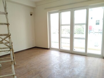 Room in 5 BHK Apartment at SS Linden, Sector 84 – for Rent