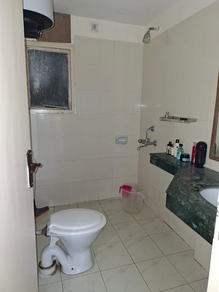 Bathroom, ansal-sushant-estate 2 Bedroom 1010 Sq.Ft. Apartment In Sector 52 Gurgaon 9286938
