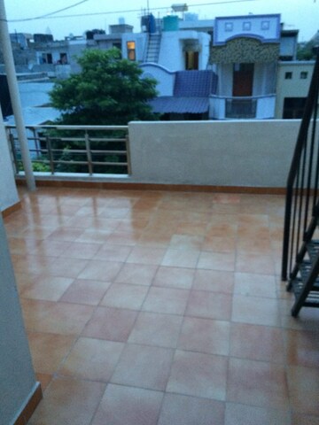 Balcony in 1 BHK Independent House at RWA Apartments Sector 41, Sector 41 – for Rent