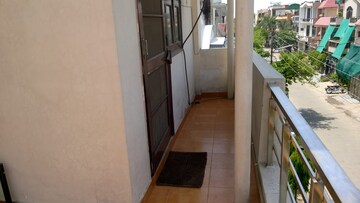 Balcony in 1 BHK Independent House at RWA Apartments Sector 41, Sector 41 – for Rent