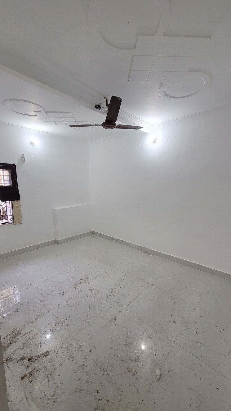 Bedroom, dilshad garden 3 Bedroom 900 Sq.Ft. Apartment In Dilshad Garden Delhi 9286975