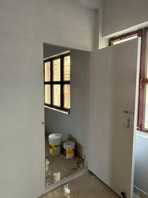 Furnished Amenities in  Office Space at Dilshad Garden – for Rent