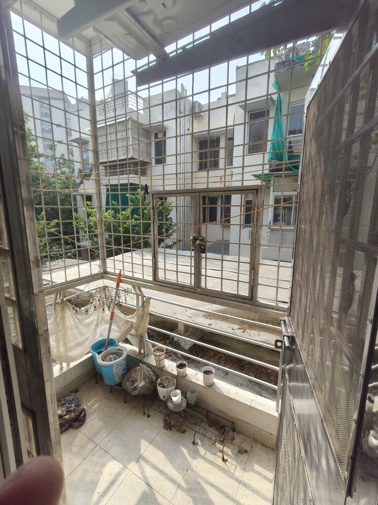 Balcony, ardee-city 4 Bedroom 1600 Sq.Ft. Builder Floor In Sector 52 Gurgaon 9286996