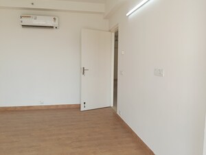 Room in 3.5 BHK Apartment at Bestech Park View Sanskruti, Sector 92 – for Rent