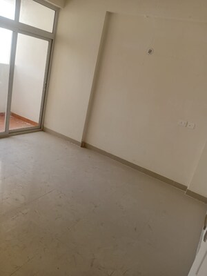 Room in 3.5 BHK Apartment at Ansal API Celebrity Gardens, Sushant Golf City – for Rent