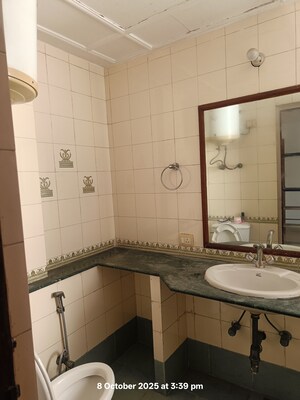 Bathroom in 3.5 BHK Apartment at Vipul Greens, Sector 48 – for Sale