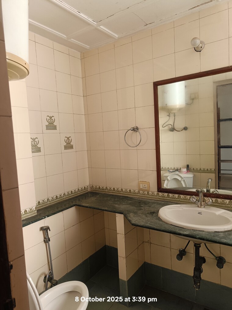 Bathroom, vipul-greens 3.5 Bedroom 1895 Sq.Ft. Apartment In Sector 48 Gurgaon 9287042