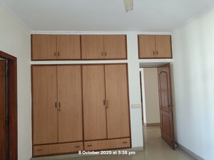 Furnished Amenities in 3.5 BHK Apartment at Vipul Greens, Sector 48 – for Sale