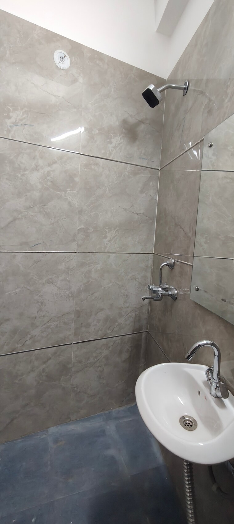 Bathroom, chattarpur 1 Bedroom 650 Sq.Ft. Builder Floor In Chattarpur Delhi 9287047