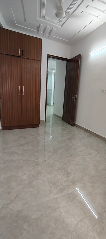 Bedroom in 1 BHK Builder Floor at Chattarpur – for Rent