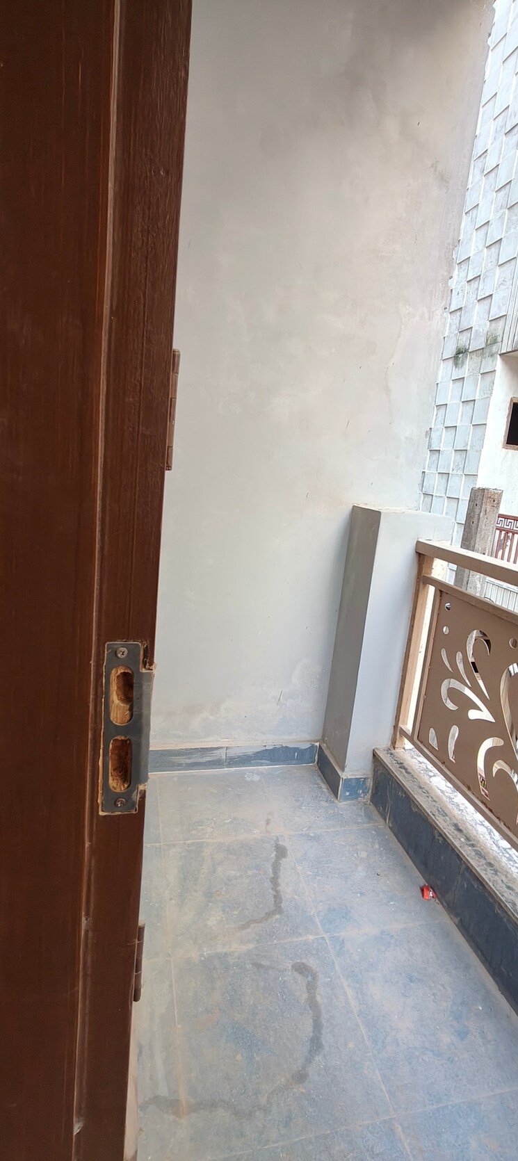 Balcony, chattarpur 1 Bedroom 650 Sq.Ft. Builder Floor In Chattarpur Delhi 9287047