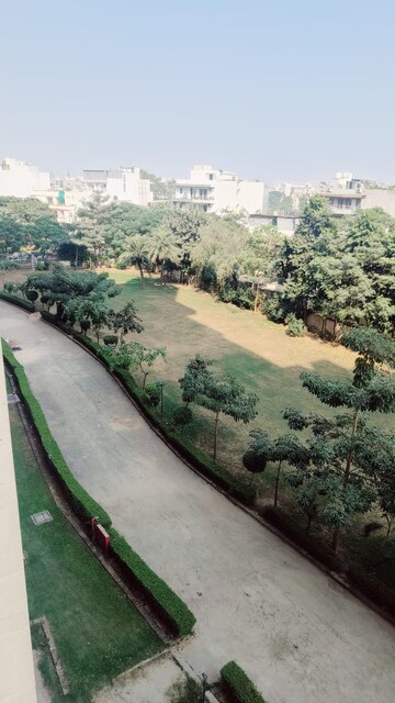 Swimming Pool in 4 BHK Apartment at AEZ Aloha, Sector 57 – for Rent