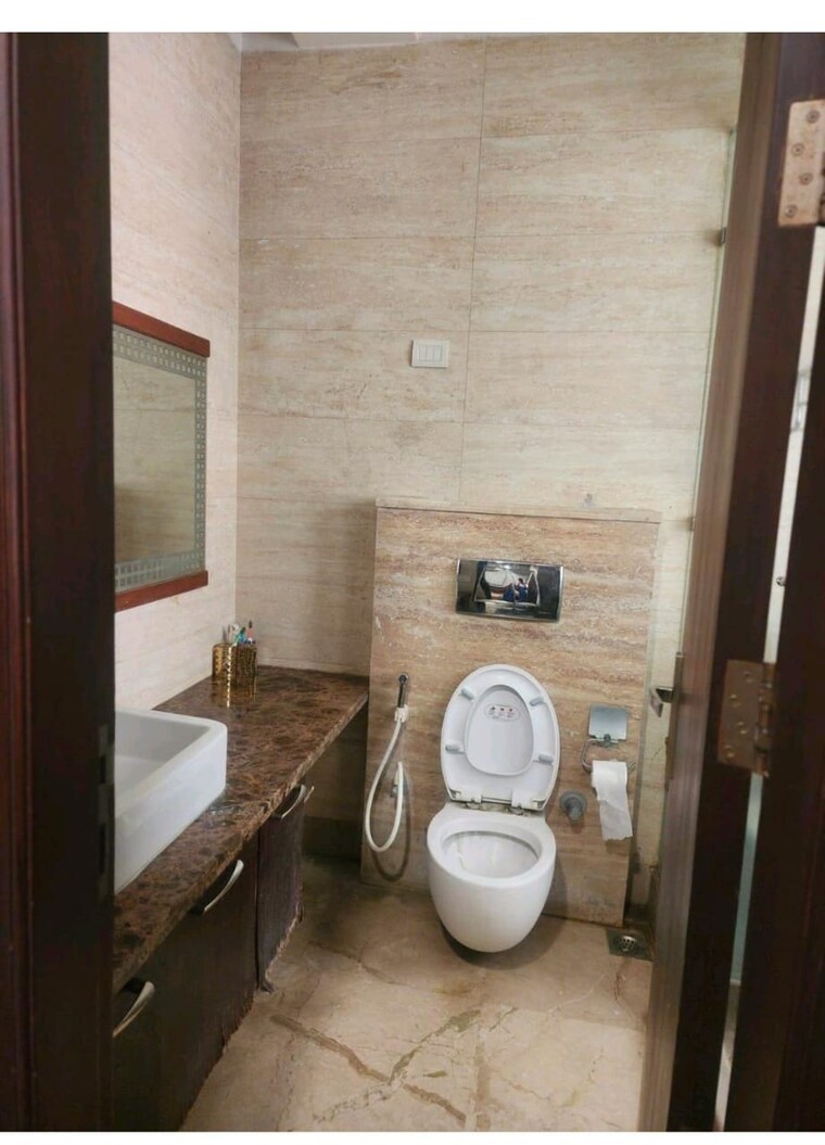 Bathroom, greater kailash 4 Bedroom 3600 Sq.Ft. Builder Floor In Greater Kailash Delhi 9287067