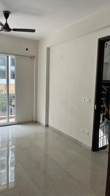 Room in 2.5 BHK Apartment at Smart World Gems, Sector 89 – for Sale