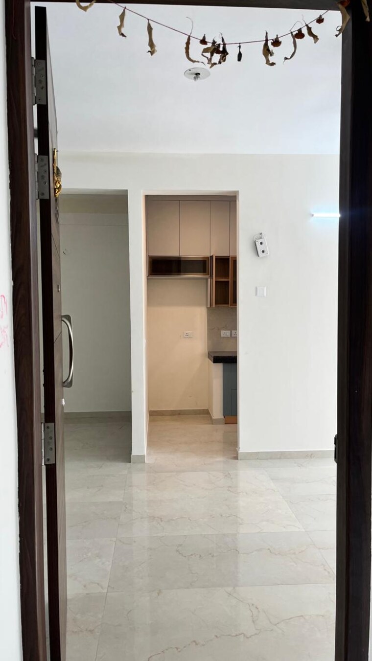 Room, smart-world-gems 2.5 Bedroom 1105 Sq.Ft. Apartment In Sector 89 Gurgaon 9287078