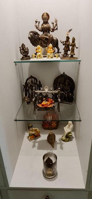 Furnished Amenities in 4 BHK Builder Floor at DLF Imperial Residences, Dlf Phase I – for Rent