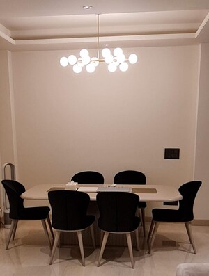 Master Bedroom in 4 BHK Builder Floor at DLF Imperial Residences, Dlf Phase I – for Rent