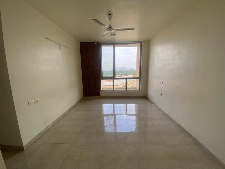 Room, hiranandani-sunrays 2 Bedroom 727 Sq.Ft. Apartment In Ghodbunder Road Thane 9287088