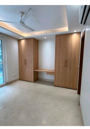 Room in 4 BHK Builder Floor at East Of Kailash – for Sale