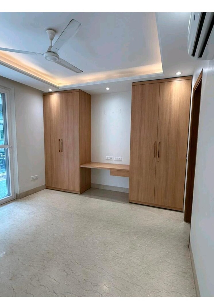 Room, east of kailash 4 Bedroom 2700 Sq.Ft. Builder Floor In East Of Kailash Delhi 9287100