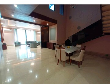 Team Area in 5 BHK Independent House at Sainik Farm – for Sale