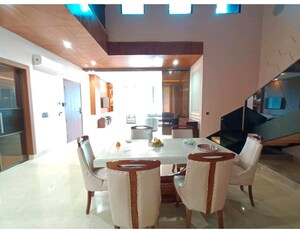 Team Area in 5 BHK Independent House at Sainik Farm – for Sale