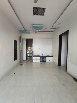 Room in 1 BHK Apartment at Siya Heights, Kalwa – for Rent