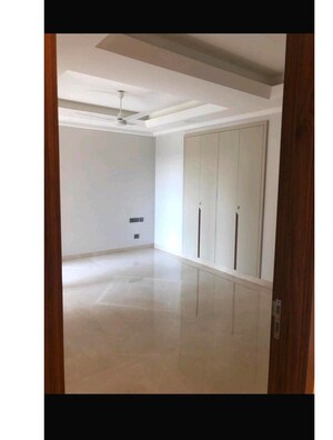 Room in 4 BHK Builder Floor at Geetanjali Enclave – for Rent