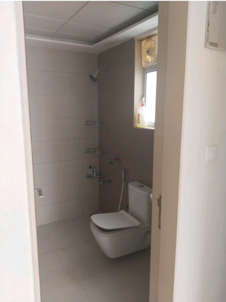 Bathroom, dudhawala-proxima-residences 2 Bedroom 867 Sq.Ft. Apartment In Andheri East Mumbai 9287160