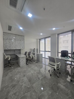  Office Space For Sale in Express Zone, Malad East