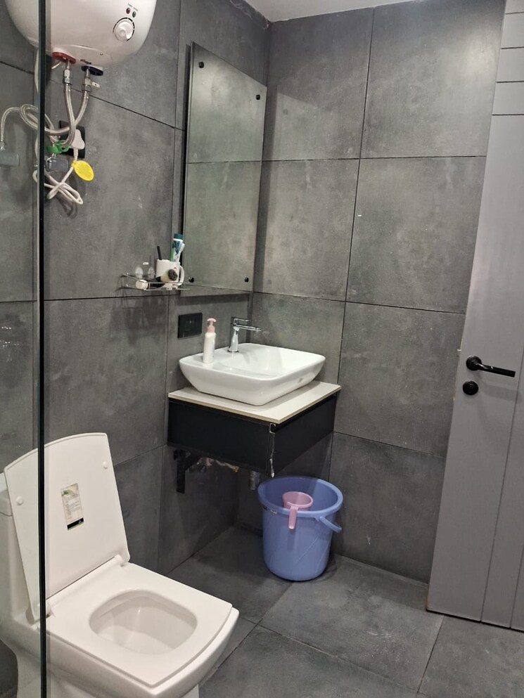 Bathroom, dlf-cyber-city 1 Bedroom 450 Sq.Ft. Apartment In Sector 24 Gurgaon 9287164