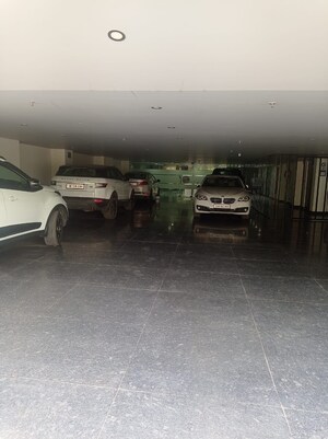 Parking in 1 BHK Apartment at Dlf Cyber City, Sector 24 – for Rent