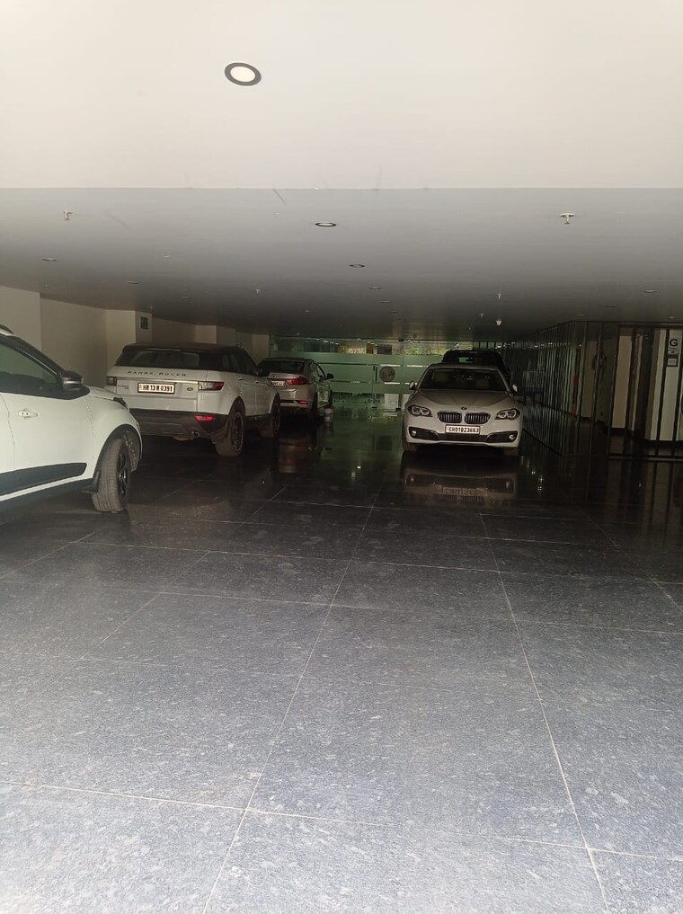  Parking, dlf-cyber-city 1 Bedroom 450 Sq.Ft. Apartment In Sector 24 Gurgaon 9287164