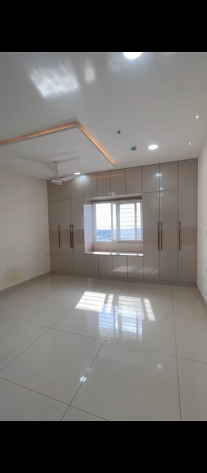 Room in 3 BHK Apartment at Prestige Tranquil, Kokapet – for Rent