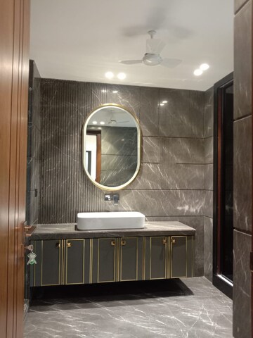 Bathroom in 4 BHK Builder Floor at Boutique Residential Apartments A1 313, Safdarjung Enclave – for Rent