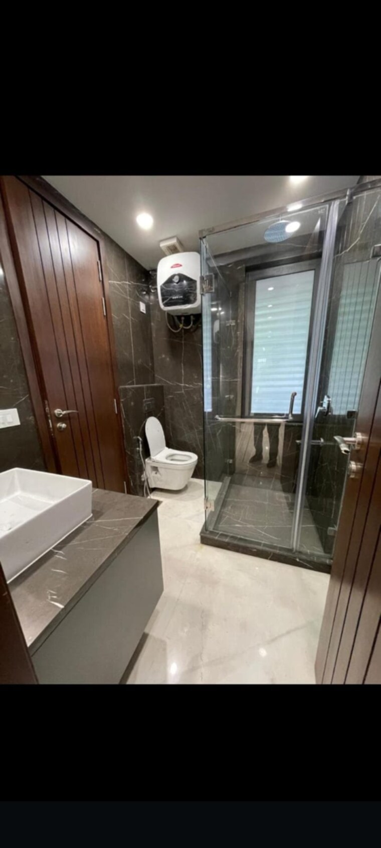 Bathroom, safdarjung development area 3 Bedroom 200 Sq.Yd. Builder Floor In Safdarjung Development Area Delhi 9287262