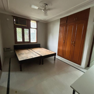 Room in 2 BHK Builder Floor at Malviya Nagar – for Rent