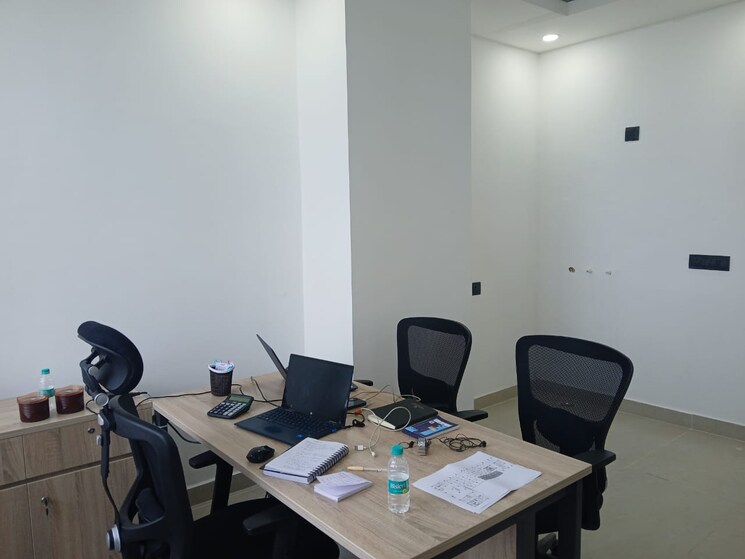 Team Area, urbtech-npx Commercial Office Space 580 Sq.Ft. In Sector 153 Noida 9287329