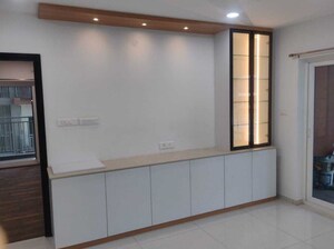 Room in 3 BHK Apartment at Rajapushpa Eterna, Nanakramguda – for Rent