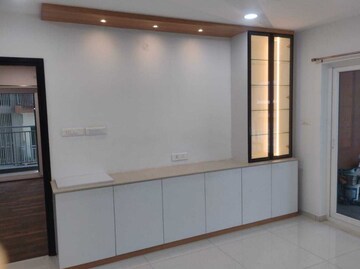 Room in 3 BHK Apartment at Rajapushpa Eterna, Nanakramguda – for Rent