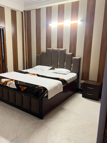 Bedroom in 6+ BHK Villa at Pi Greater Noida – for Rent