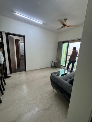 2 BHK Apartment For Rent in Chandak Cornerstone, Worli