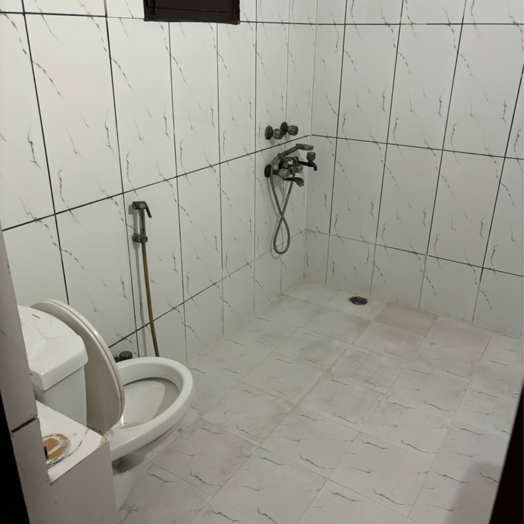 Bathroom, mansrovar-apartment 3.5 Bedroom 1840 Sq.Ft. Apartment In Sector 52 Noida 9287376