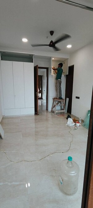 Room in 3 BHK Apartment at Surbhi CHS Andheri West, Andheri West – for Rent