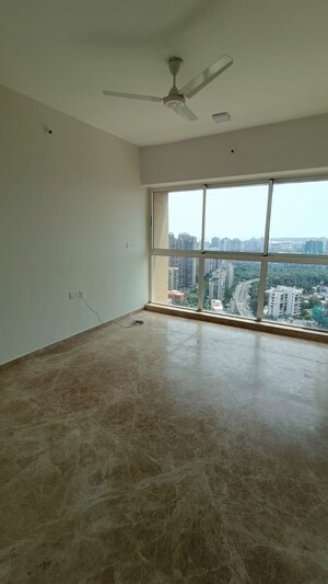 Room in 3 BHK Apartment at Runwal Elegante, Andheri West – for Rent