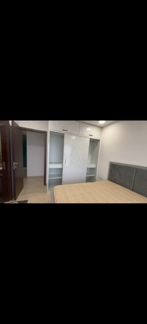 Room in 3 BHK Apartment at The Park Residency Andheri, Andheri West – for Rent