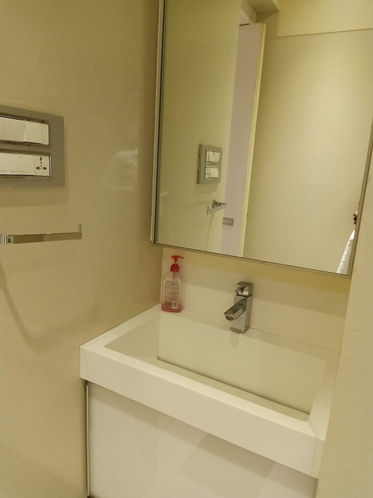 Master Bedroom, oberoi-springs 3 Bedroom 1200 Sq.Ft. Apartment In Andheri West Mumbai 9287390