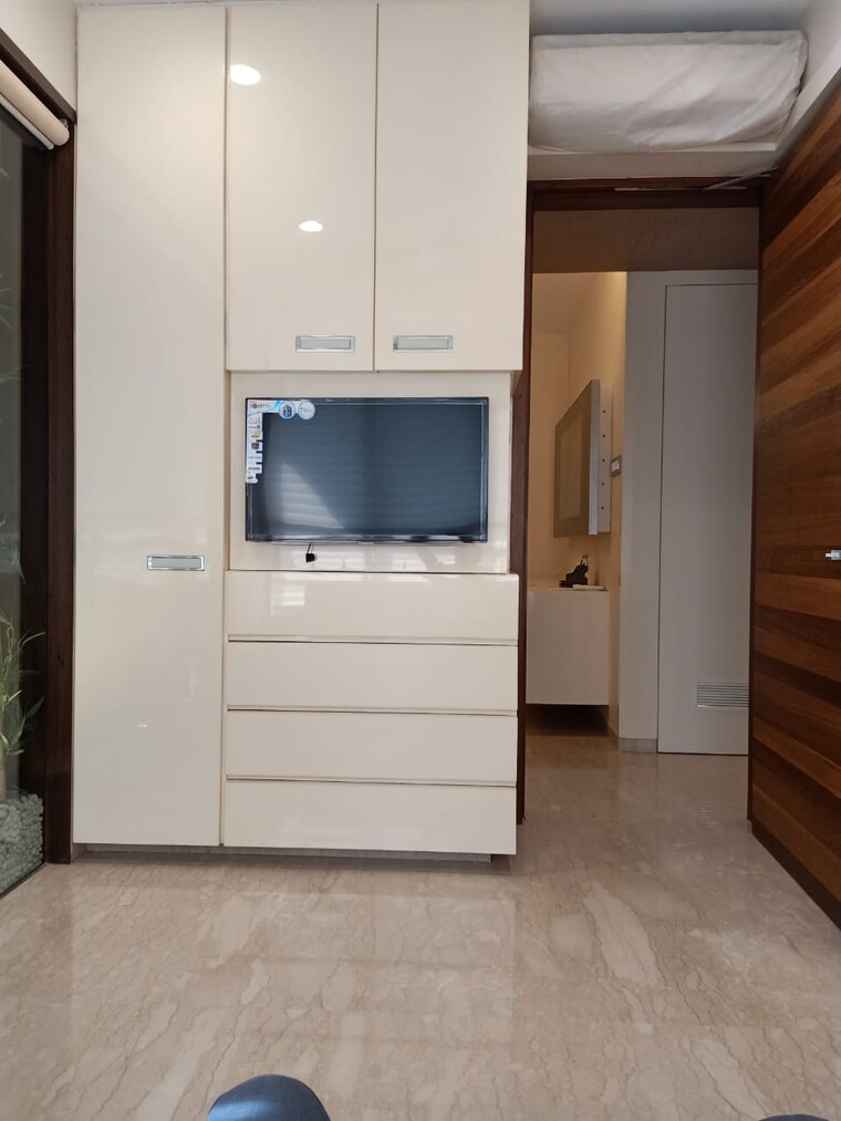 Bathroom, oberoi-springs 3 Bedroom 1200 Sq.Ft. Apartment In Andheri West Mumbai 9287390